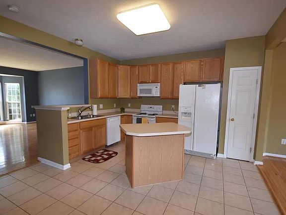 3rd image of 2830 Settlers View Dr