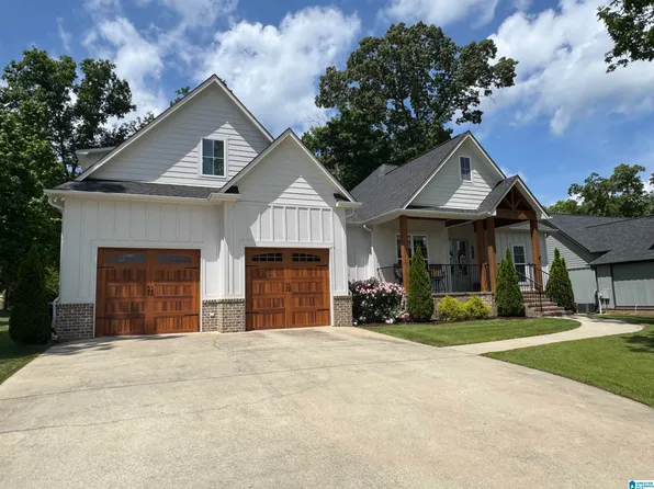 740 Lakeview Crest Dr, Pell City, AL 35128