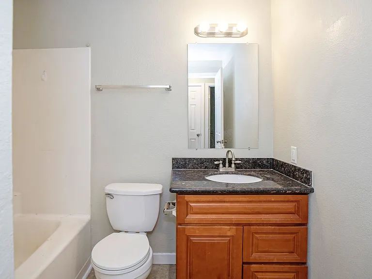 American Lake Townhomes — Photo 38