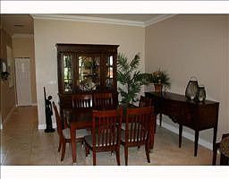 4th image of 3367 Lakeside Dr #28