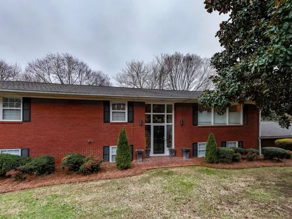 200 Cherry Hill Cir, Calhoun, GA 30701