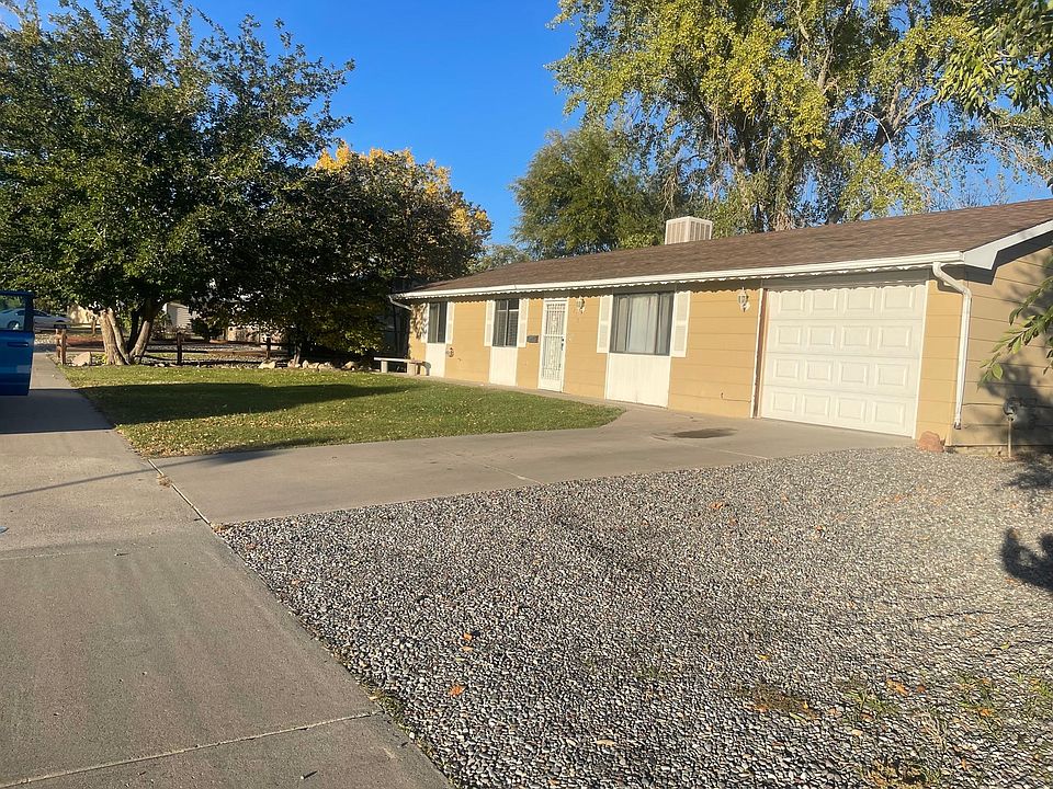 1st image of 470 Grand Valley Dr