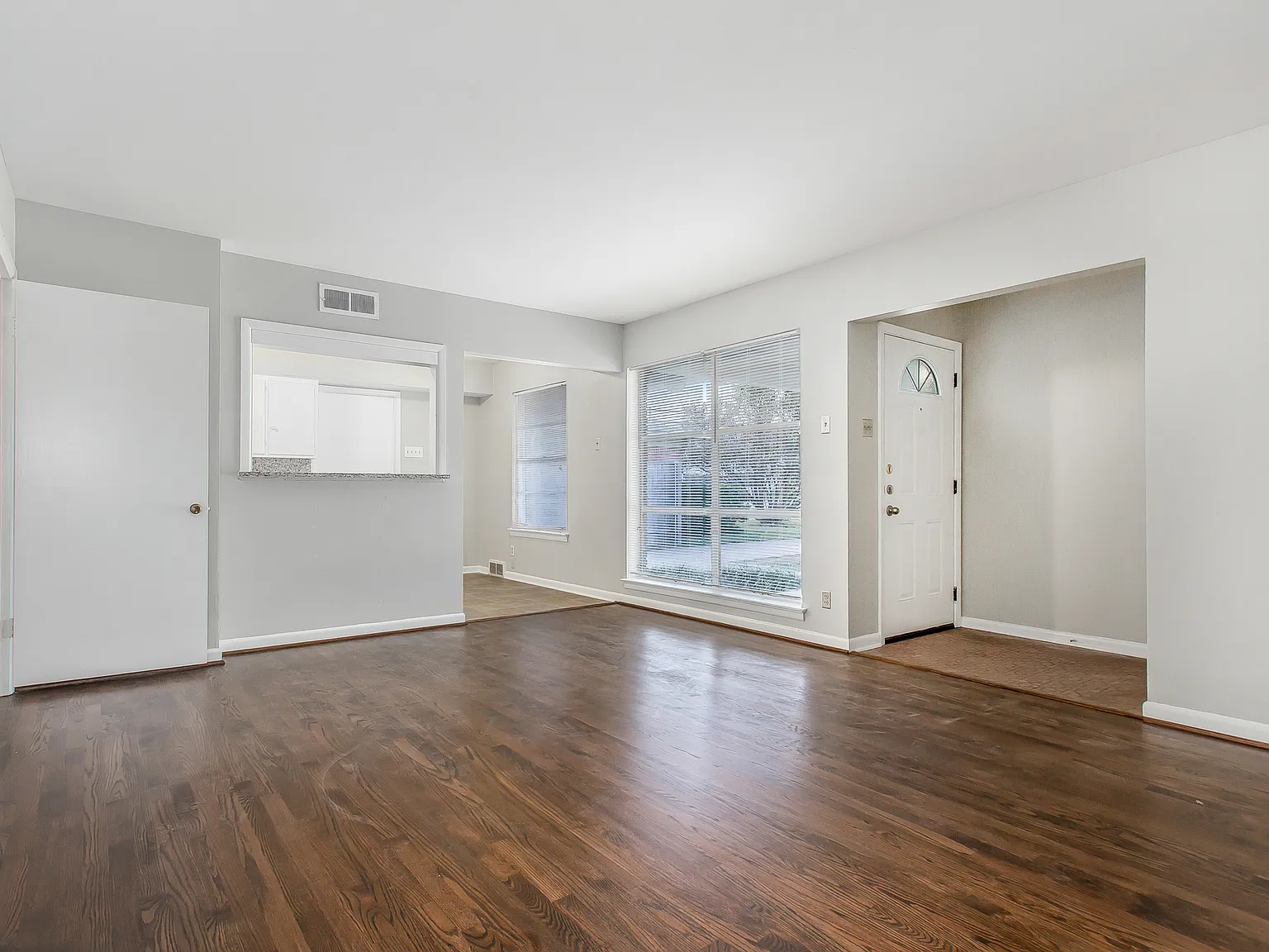 2 bed, 1105 sqft, $2,195 — Photo 3