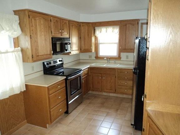 5th image of 192 Gibson St