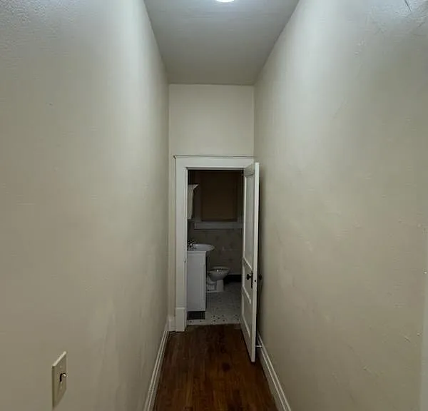 144 Stanley Ave — Photo 5