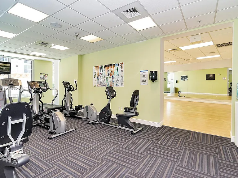 1750 N Bayshore Dr #1515 — Photo 30