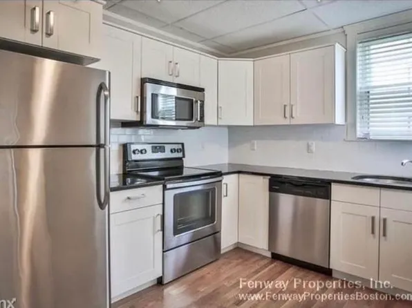 674 Saratoga St #A, East Boston, MA 02128