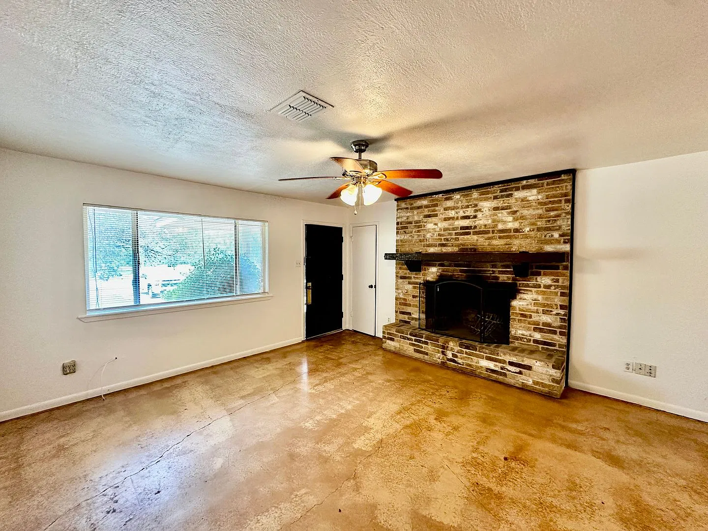 1448 Harper Rd — Photo 4