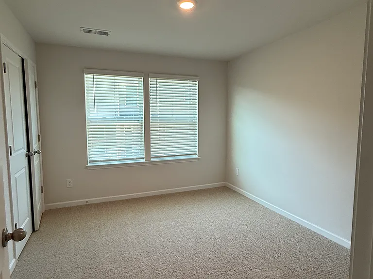 1256 Evelynnview Ln — Photo 13