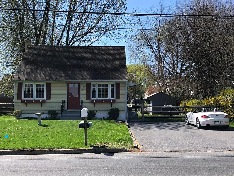 522 Old Mill Rd — Photo 2