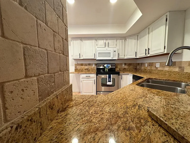 1112 Lake Willisara Cir #GE — Photo 10
