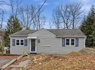 19 Sutton Rd, Hopatcong, NJ 07843