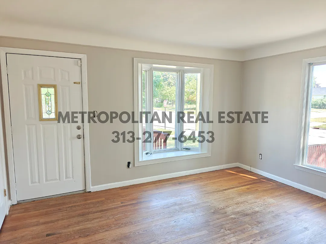 3 bed, 860 sqft, $1,600 — Photo 2