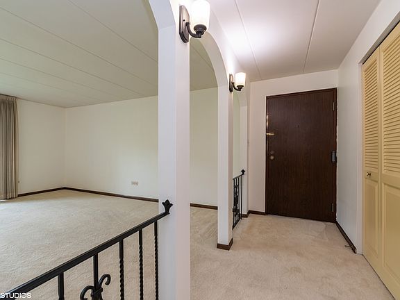 2nd image of 5625 W 104th St APT D1