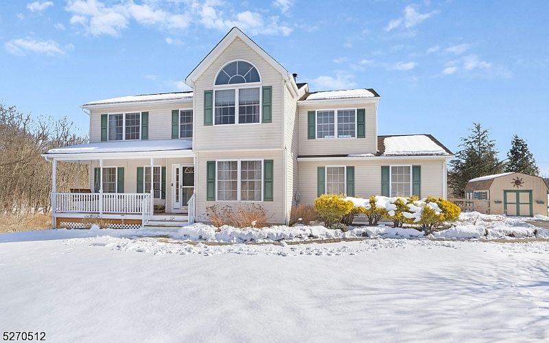 1st image of 204 Coventry Ct