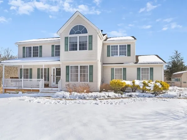 204 Coventry Ct, Hampton Twp., NJ 07860
