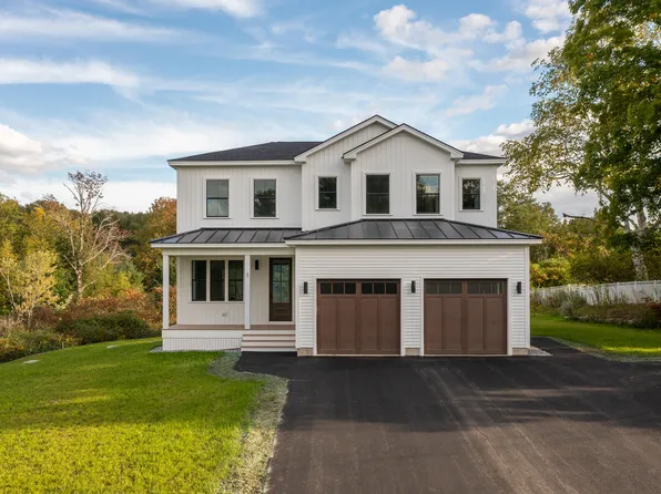 3 Eastern Avenue, Falmouth, ME 04105