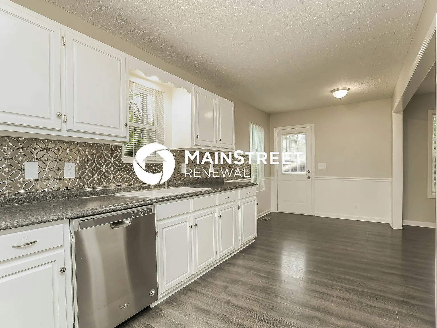 638 Courtland St — Photo 4