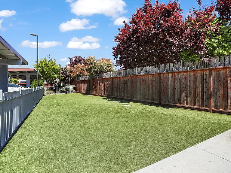 ROEN Menlo Park — Photo 28