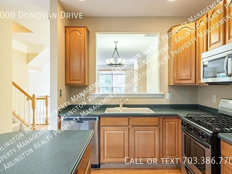 5000 Donovan Dr — Photo 6