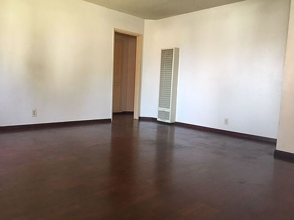 4th image of 1118 Greenhedge St