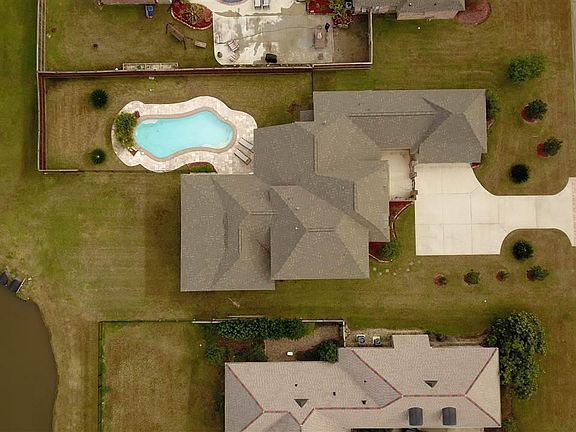 2nd image of 41224 Lakefront Ave