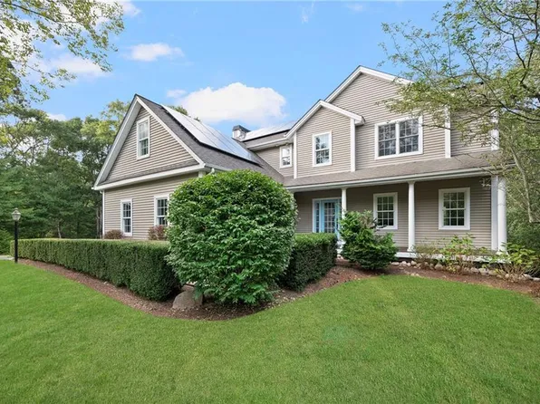 130 Moraine Ct, South Kingstown, RI 02879