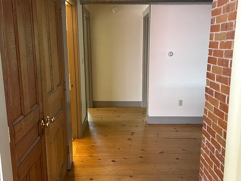 262 Main St — Photo 10