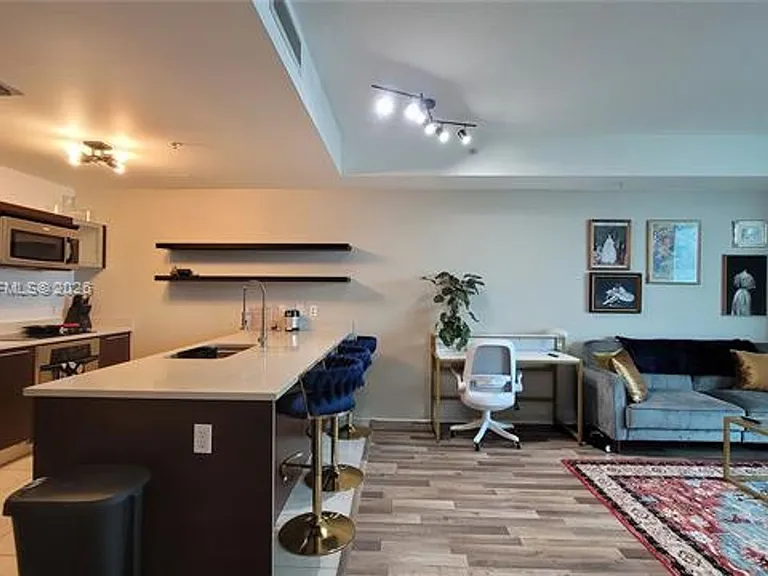 1900 N Bayshore Dr #CU-2009 — Photo 4