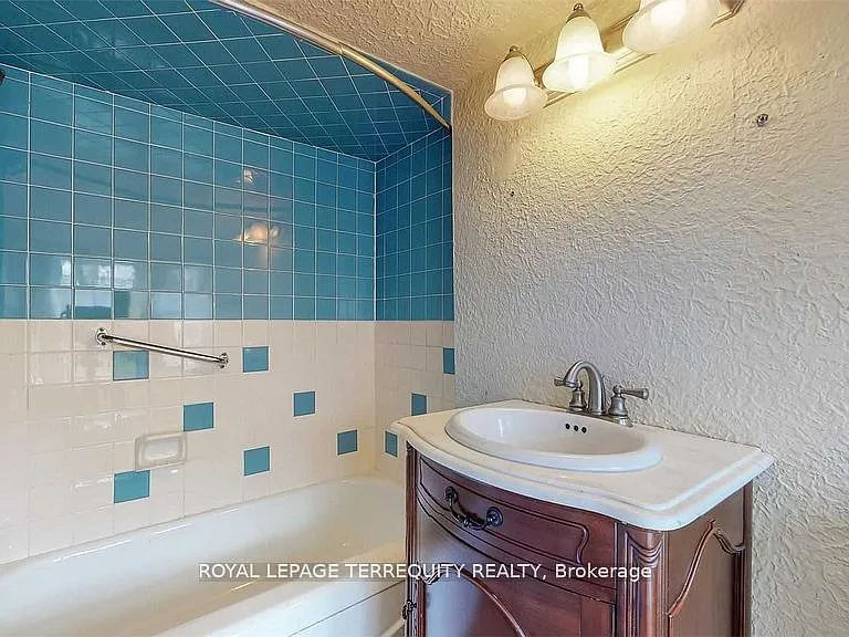 312 Glenayr Rd — Photo 23