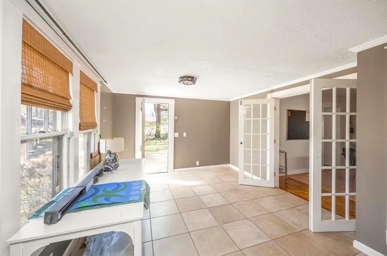 1011 Calvert St — Photo 18