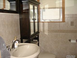 4th image of 39 Luyster St
