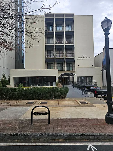 1421 Peachtree St NE Photo 1