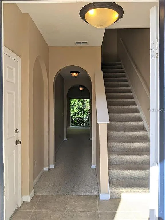3 bed, 2.5 bath, 1390 sqft, $2,300 — Photo 3
