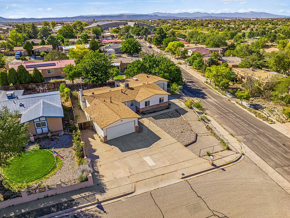 1st image of 2400 Calle Loma Bonita