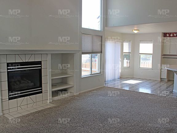 5th image of 424 Saturn Dr