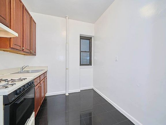4th image of 78 Manhattan Ave APT 3f