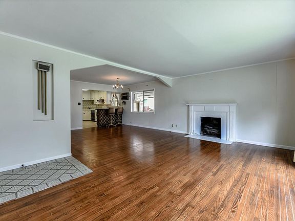 4th image of 1245 N San Pedro St
