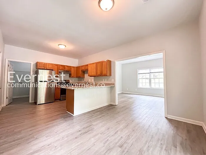 1725 Church St NW — Photo 8