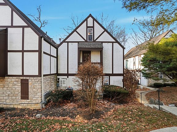 2nd image of 1579 Arlington Ave #1579B