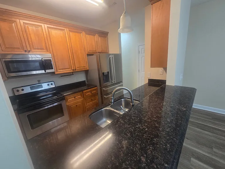 326 Stratford Dr — Photo 8