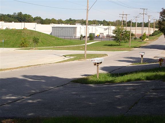 4206-08 Close Walk-To Shopping