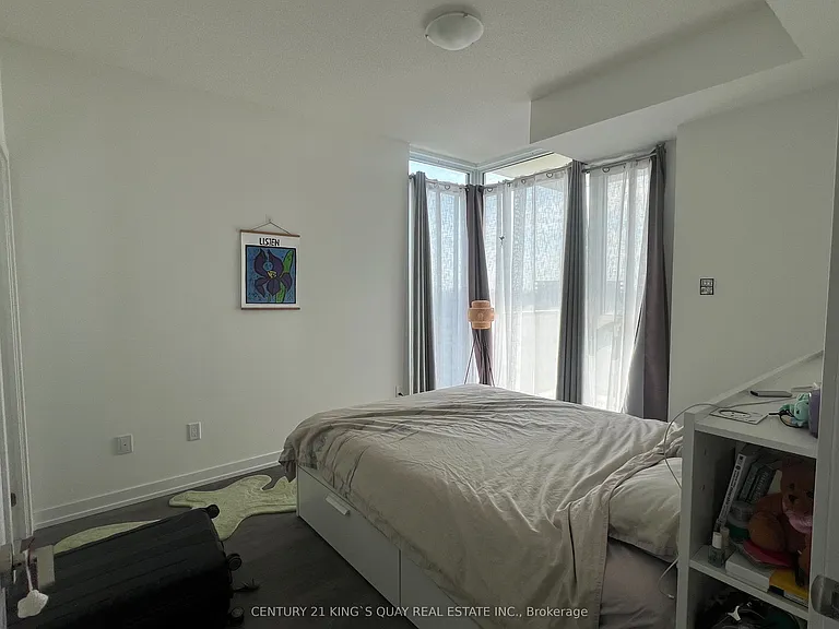 55 Duke St W #1703 — Photo 7