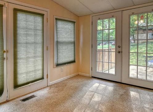 2nd image of 1303 Chestnut St #2/1