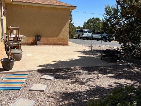 130 Jesse James Rd, Edgewood, NM 87015