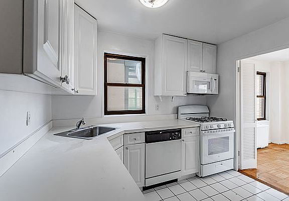 4th image of 355 E 72nd St APT 15C