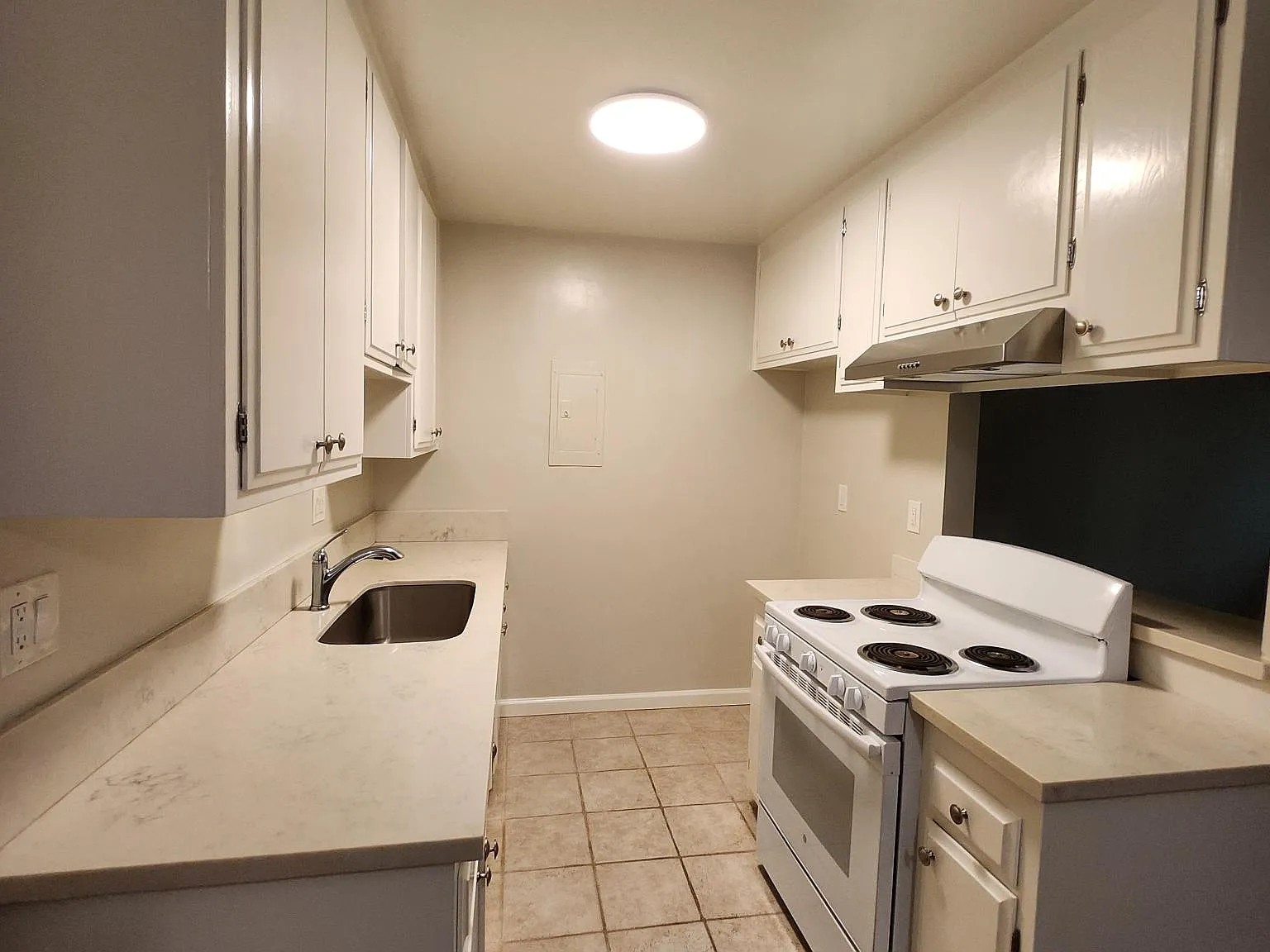 1 bed, 600 sqft, $2,000 — Photo 2