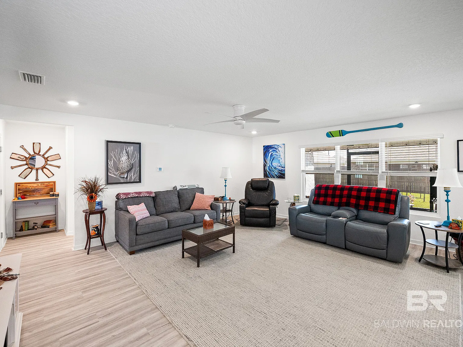 3 bed, 2.0 bath, 1754 sqft, $2,100 — Photo 3