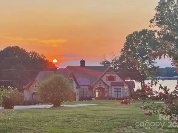 293 Camino Real Rd, Mooresville, NC 28117
