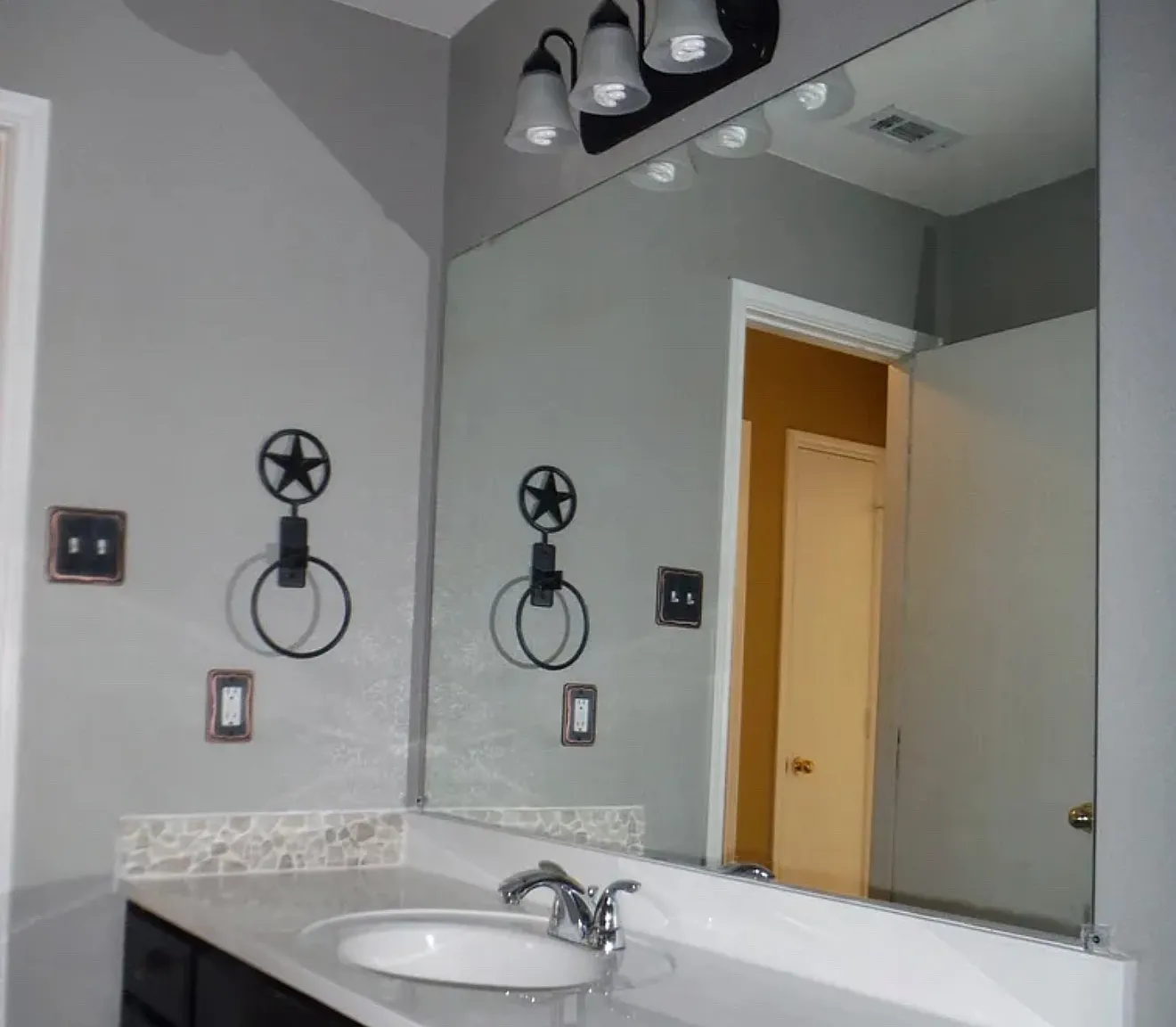 3 bed, 1743 sqft, $2,200 — Photo 3